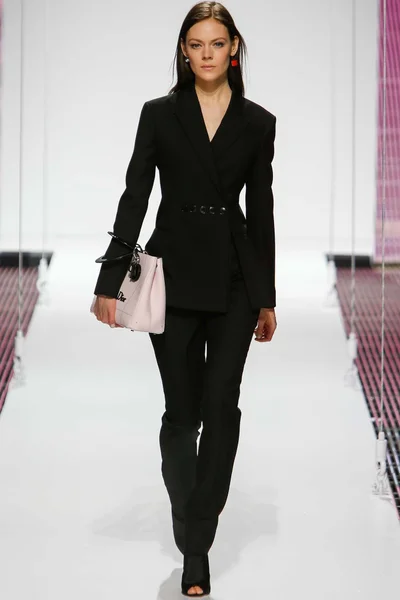 Look 4